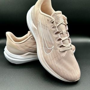 Women's Nike Air Winflo 9-Size 10.5-Pink Oxford